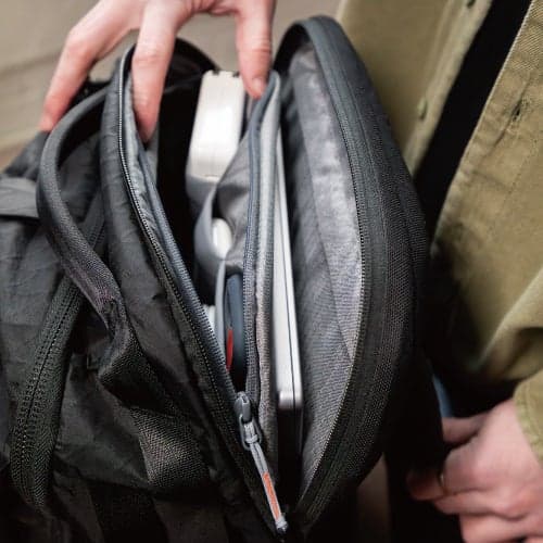 Max EDC laptop compartment