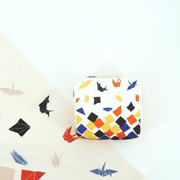 Estuche con diseño de grulla