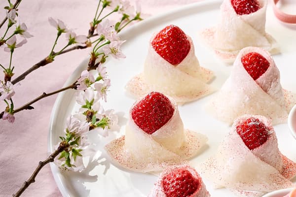 Postre en vivo: Ichigo Daifuku con crema de pulpa de cacao