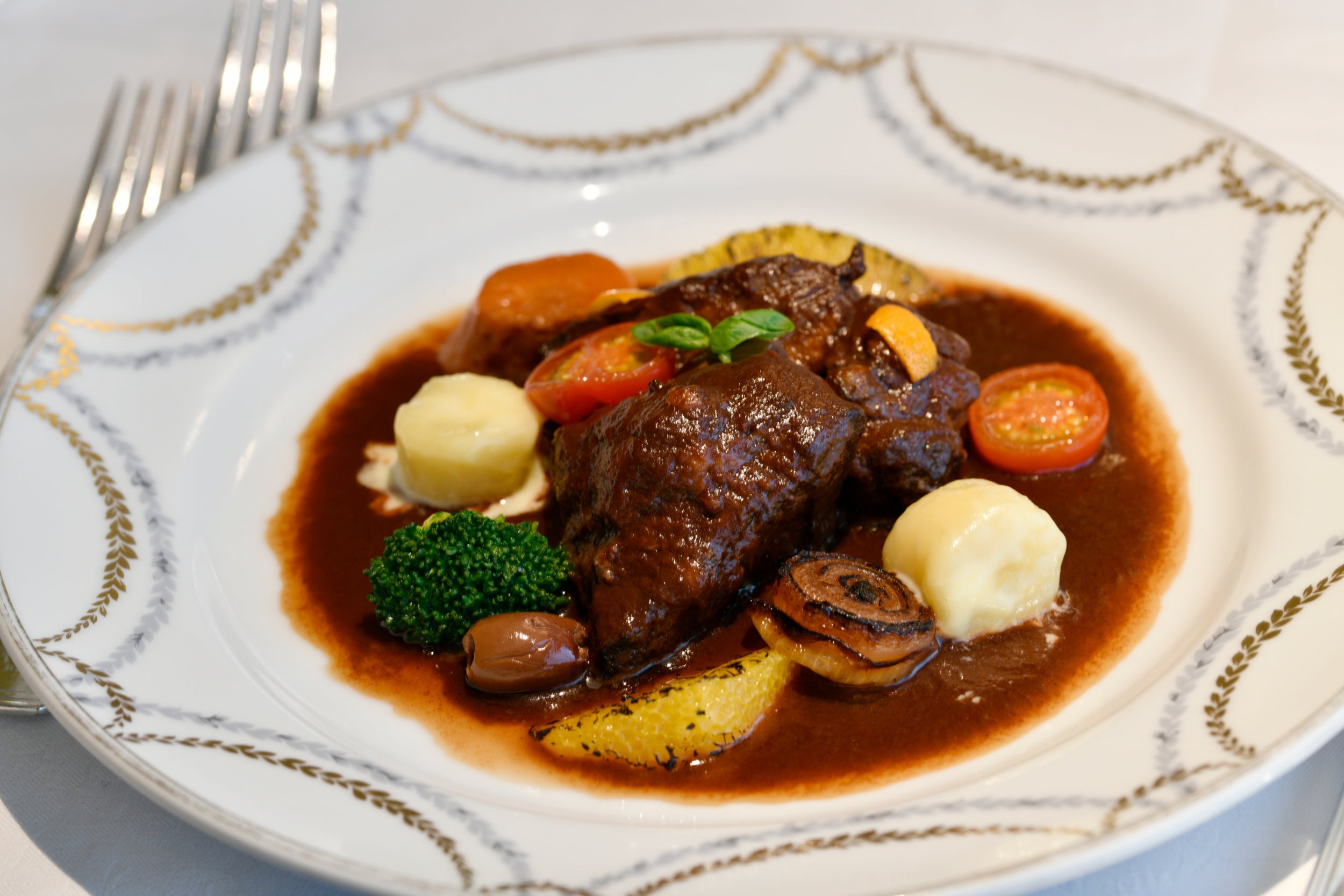 Provençal-Style Beef Braised in Red Wine