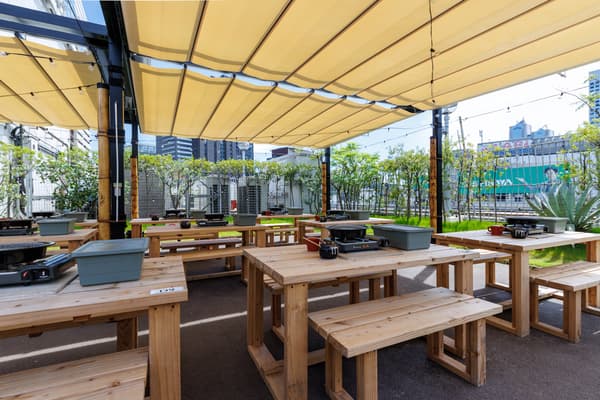 Seating Area (Awning Area / Daytime)