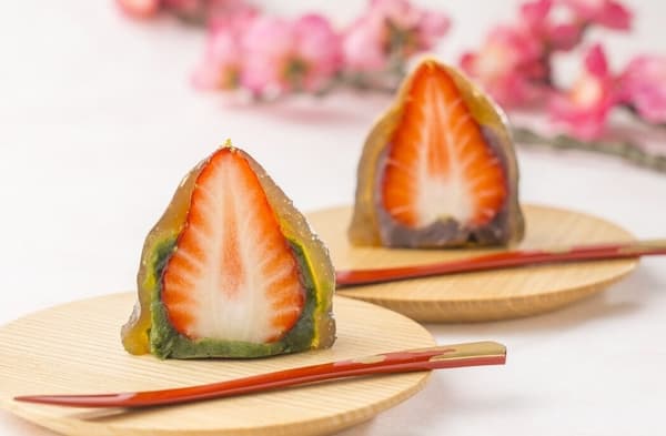 Kyoto Hayashiya strawberry kohaku mochi