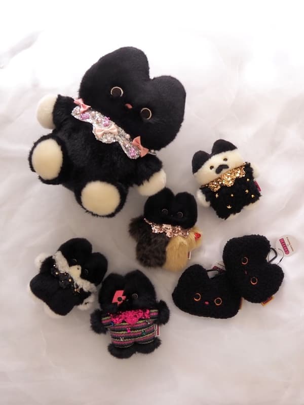 다양한 고양이 봉제 인형