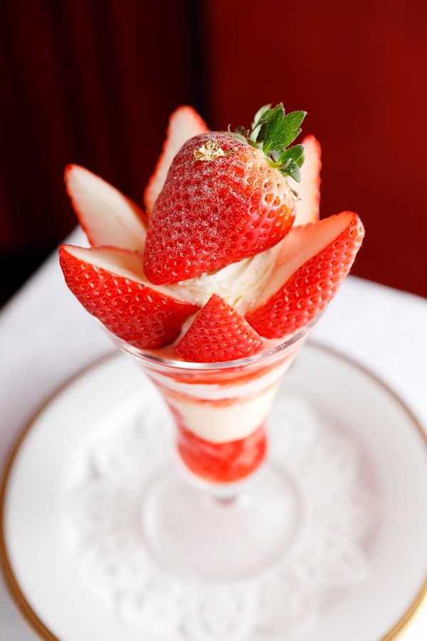 Parfait de fresa premium Momoka Berry de la prefectura de Shizuoka