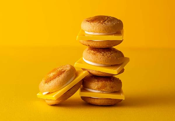 Tokyo Station sweets burger display