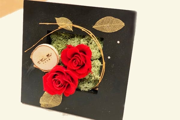 Example of a completed preserved flower arrangement