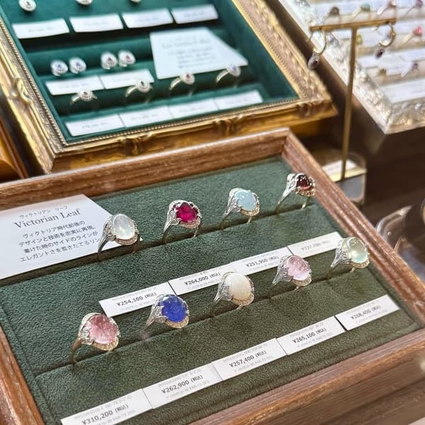 Joyería de motivos antiguos