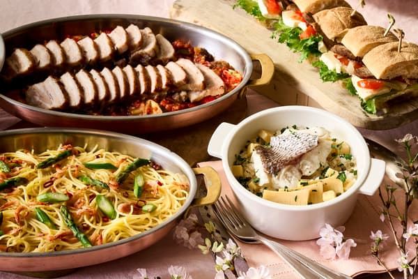 Platos salados para el bufé de tarde Strawberry Blossom