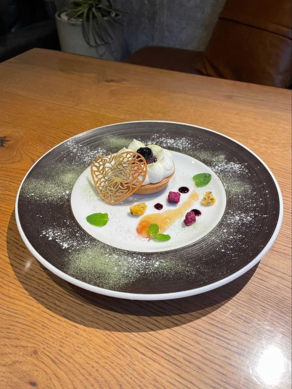 Refreshing acidity makes it an ideal after-dinner dessert