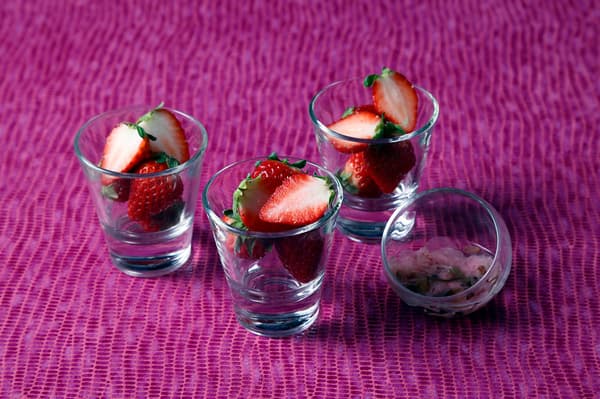 4월: 유메노카, 뇨호, 베니홋페