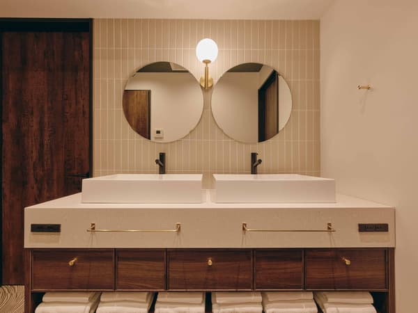 Baño de la habitación 402