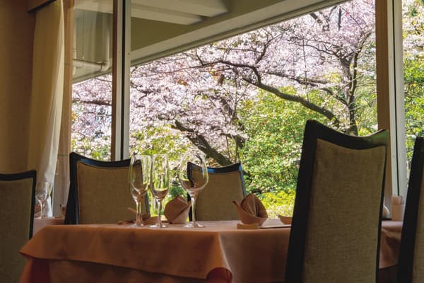 Restaurant interior view (Chinese Restaurant Mampokuen)