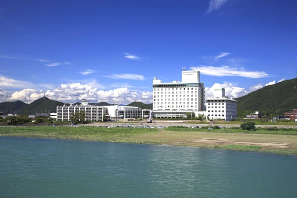 Gifu Grand Hotel exterior view
