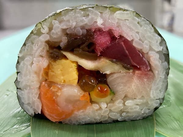 Sakanatabetai Seafood 7 Fortune Roll