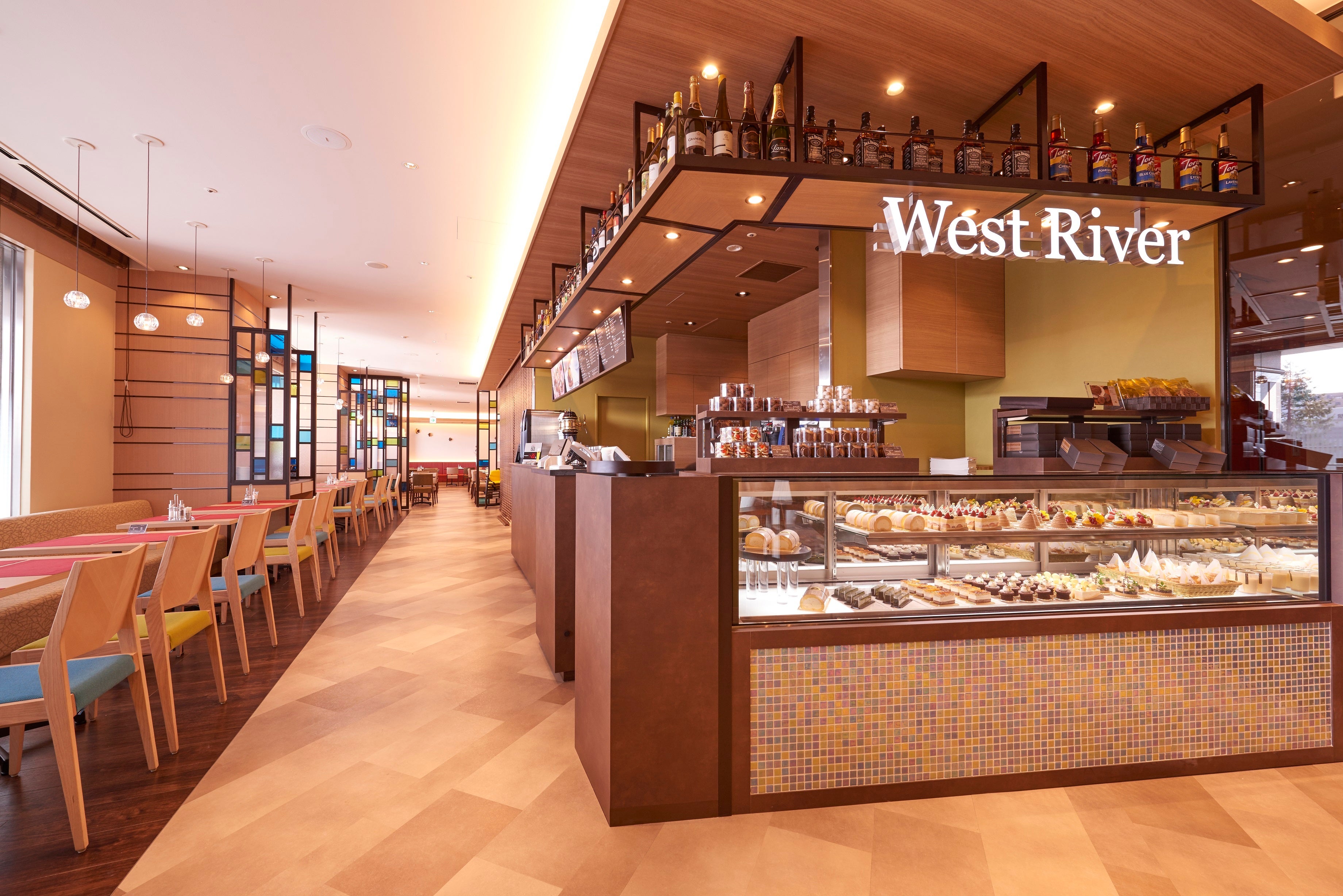 ภายในห้องอาหารเวสต์ ริเวอร์