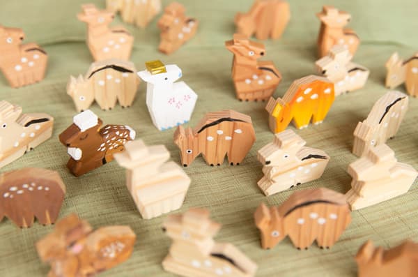 Deer magnet painting workshop