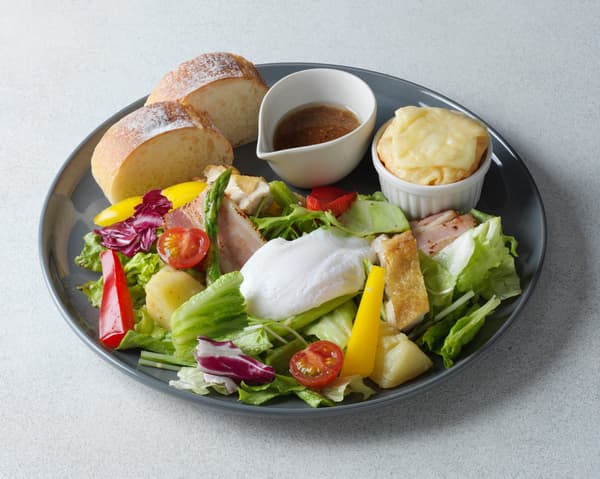 Seasonal Salad Plate – Spring Vegetables & Crab Crepe Gratin