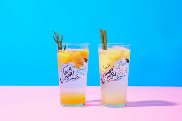 NEO Awamori Sour ที่ราดด้วยผลไม้สดอย่างจุใจ