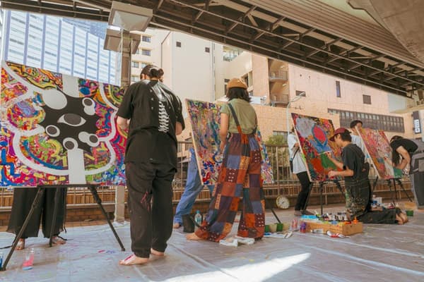 Sesi melukis langsung di luar ruangan