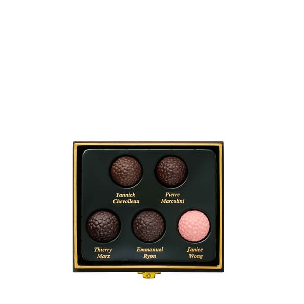 5 件裝盒子內部