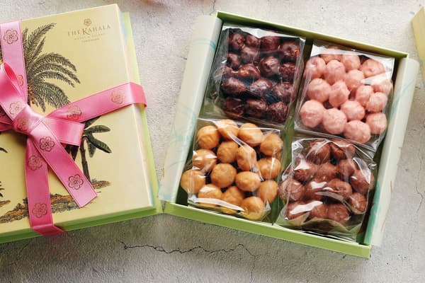 Macadamia Nut Chocolate Sakura