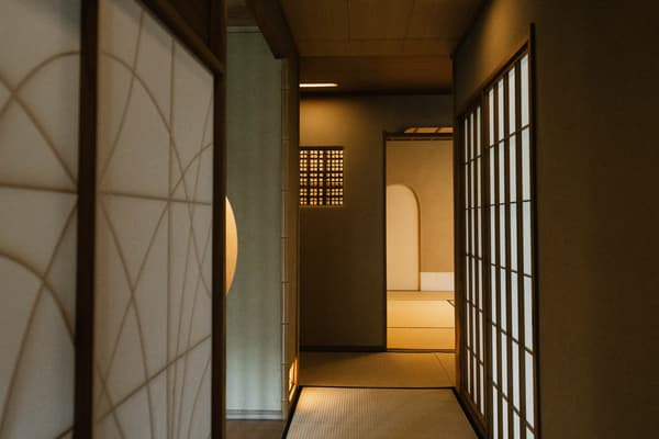 Beautiful light and shadow woven by shoji, lighting, and natural light