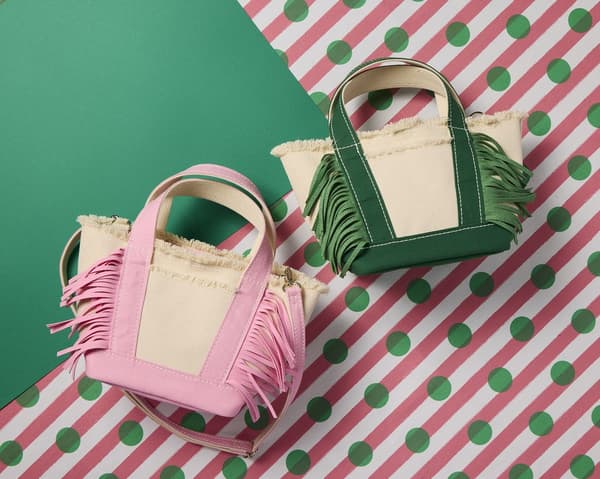 AYAKO EcoSuede Tote Bag [mini] (W approx. 30cm × H approx. 17cm × D approx. 13cm) ¥19,800 [Hankyu Advance Release Color]