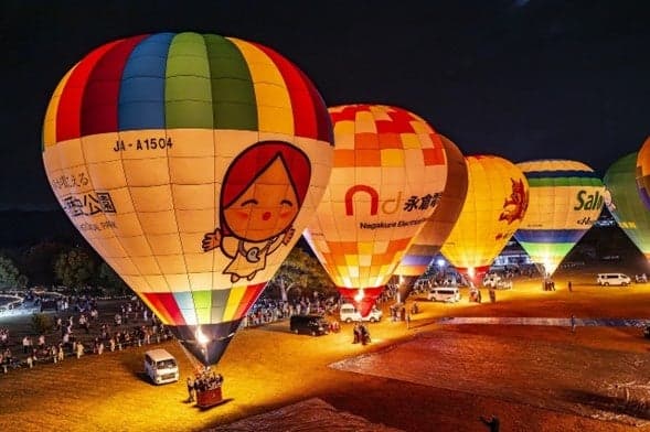 Hot air balloon night glow