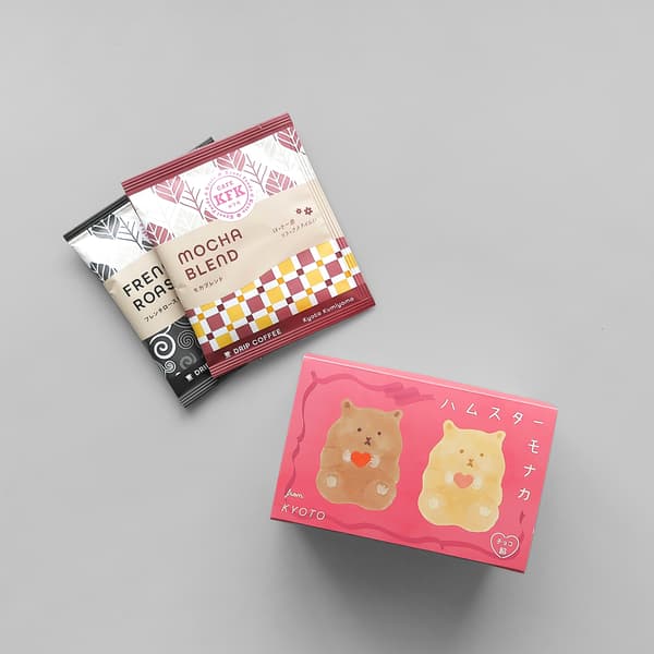 초콜릿 햄스터 모나카와 함께하는 모카 블렌드와 프렌치 로스트