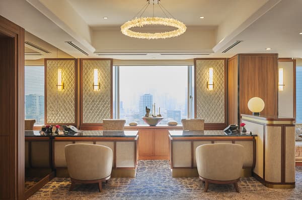 도쿄 베이 전망과 조화를 이루는 세련된 인테리어