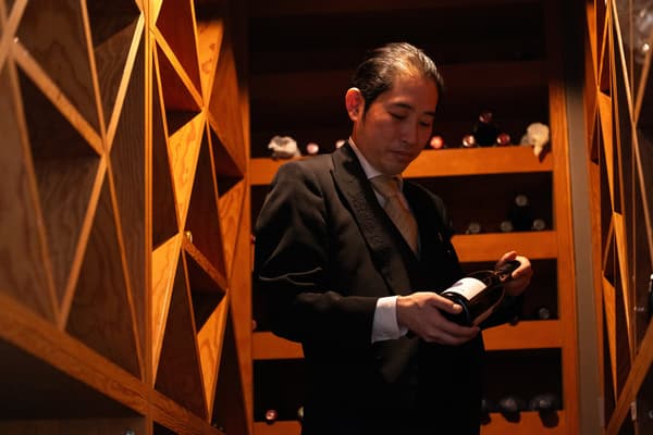 横滨顶层餐厅侍酒师江口庆一