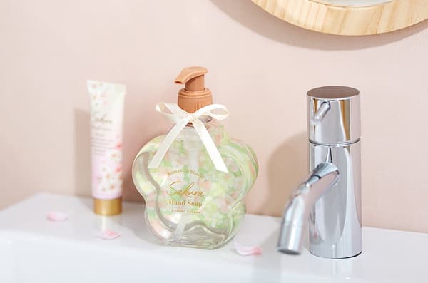 Crema de manos, jabón de manos Kasumi Zakura