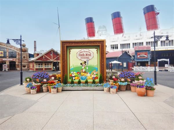 与米奇老鼠合影的地点