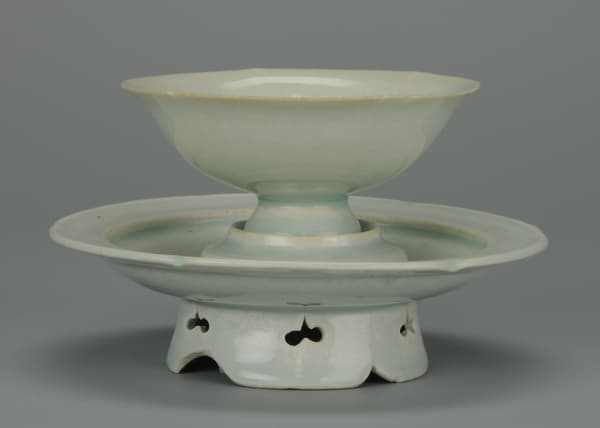 Qingbai Cup and Stand with Petal-Shaped Rim