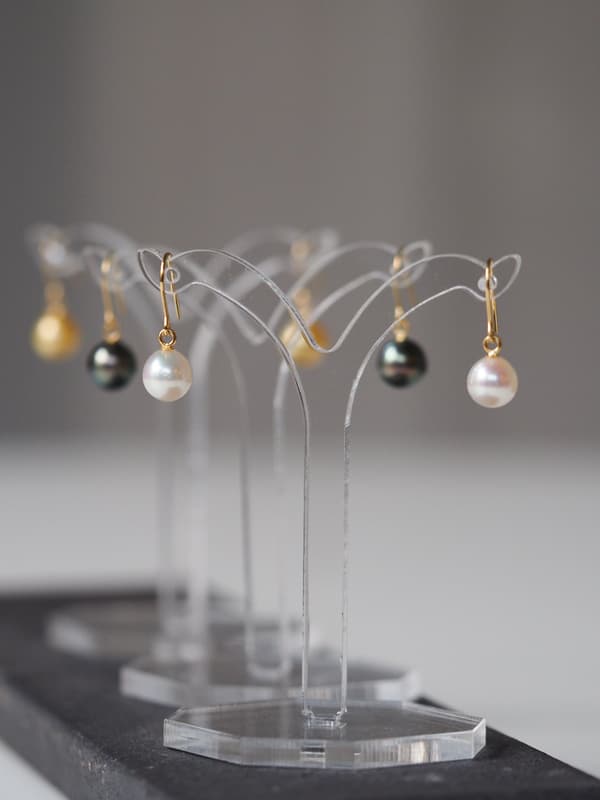 Pendientes de perlas de colores