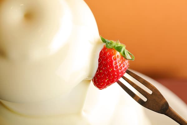 White chocolate fountain at the buffet