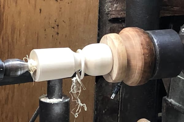 El «Anillo de la felicidad» emerge durante el proceso de tallado