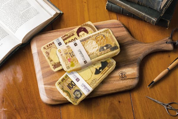 Pan con forma de billete