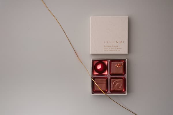 Cada bombón de chocolate ofrece distintos aromas y sabores en cuatro variedades