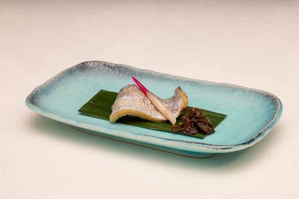 Ikan hairtail dengan gaya wakasa