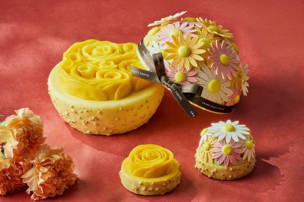 Flower Bouquet Mango Mousse Cake piece size
