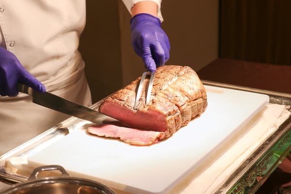 烤牛肉現切服務