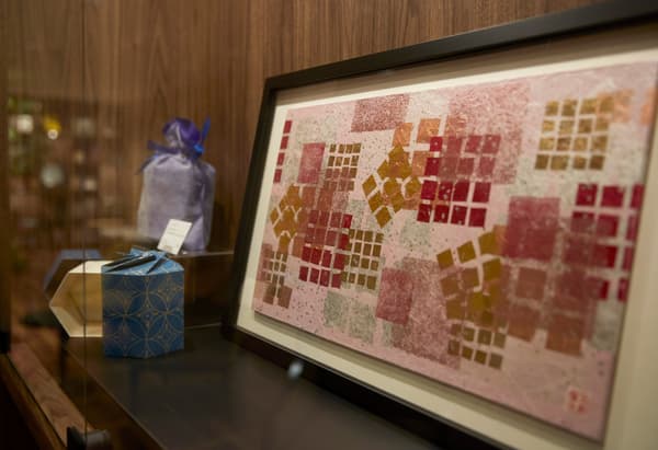 Un espacio lleno de encantos de Año Nuevo y papel Karakami