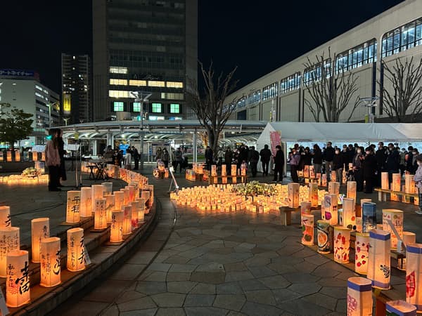 郡山女子大學短期大學部的學生在活動中表演