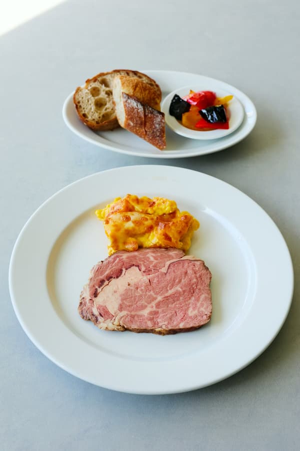 글라스 페드 비프 로스트 비프 플레이트