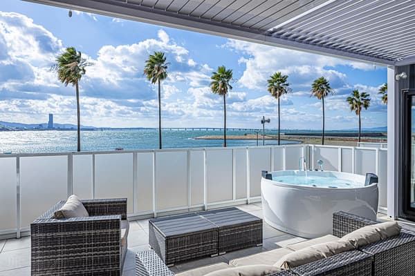 海洋按摩浴缸房