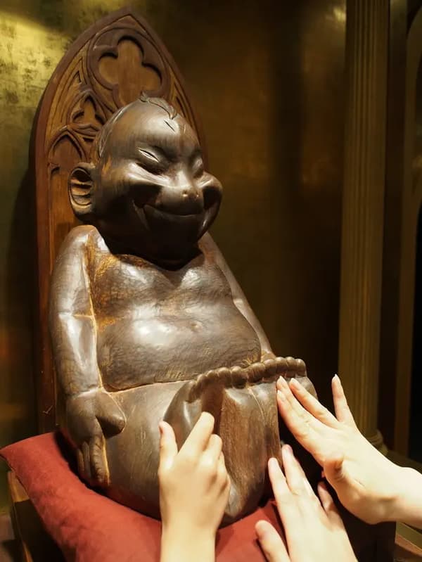 Billiken-san lucky god statue
