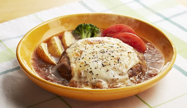 Warm Onion Soup with Hamburger