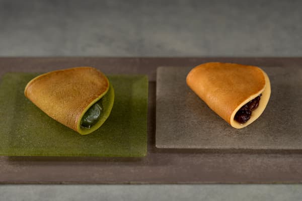 左为つばらつばら抹茶，右为原味つばらつばら