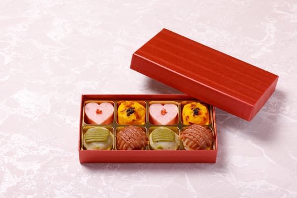 Red Box 8-piece set